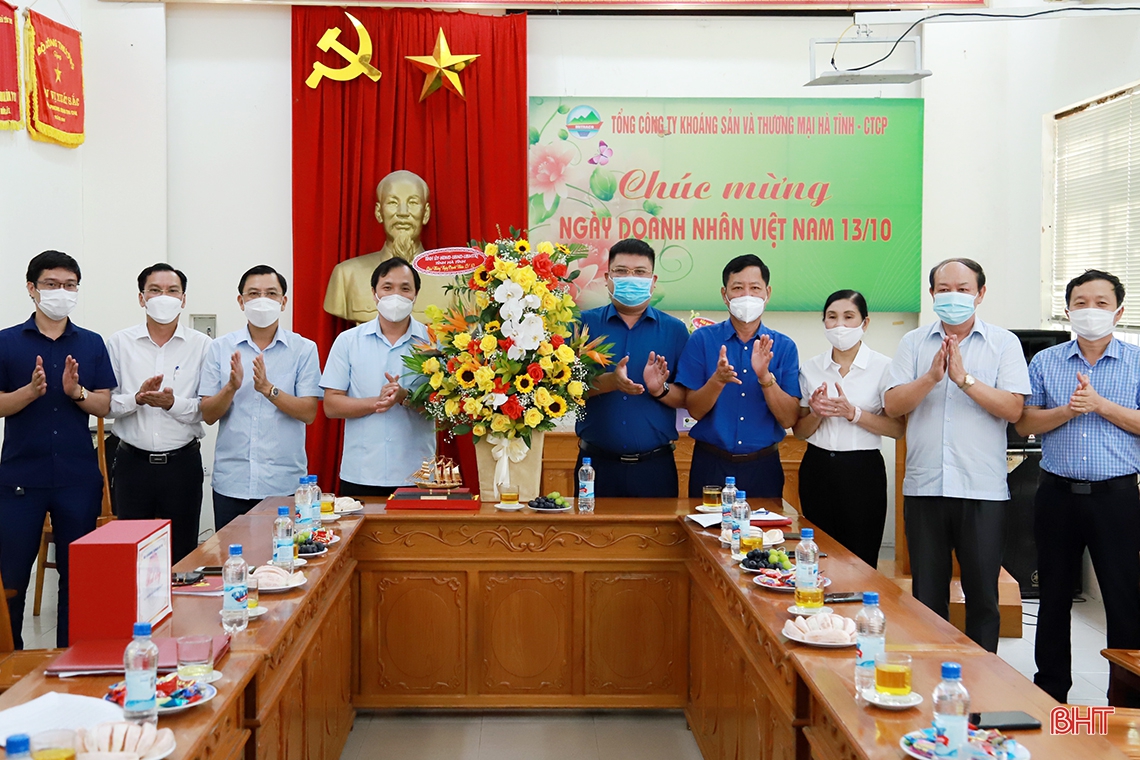 Hà Tĩnh tiếp tục cải thiện môi trường đầu tư, tạo điều kiện thuận lợi để doanh nghiệp phát triển