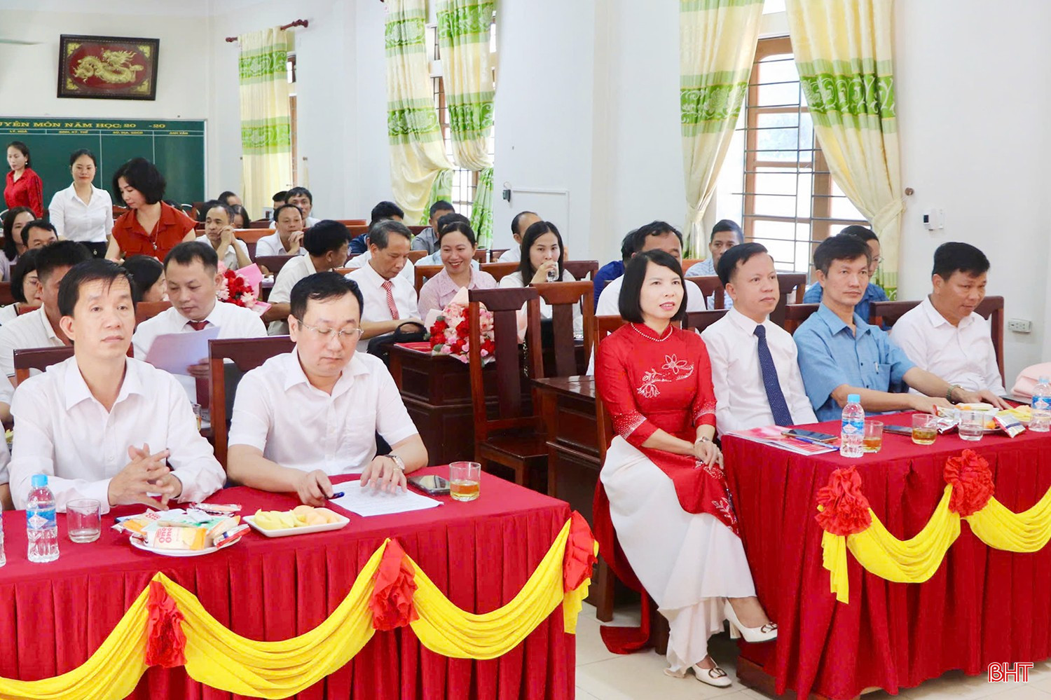 Đại biểu tham dự hội nghị.