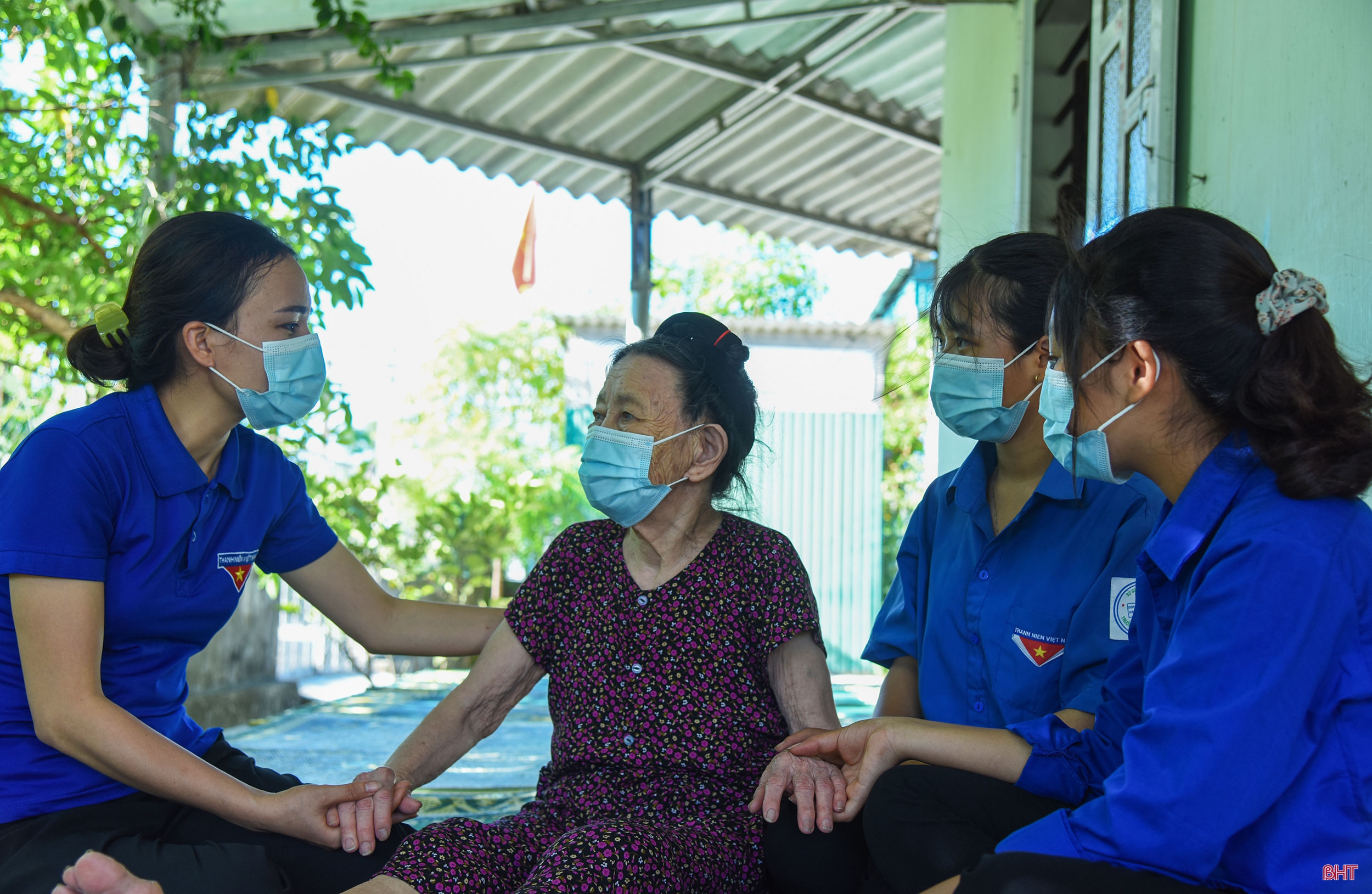 Tự hào chúng con có Mẹ Việt Nam anh hùng...