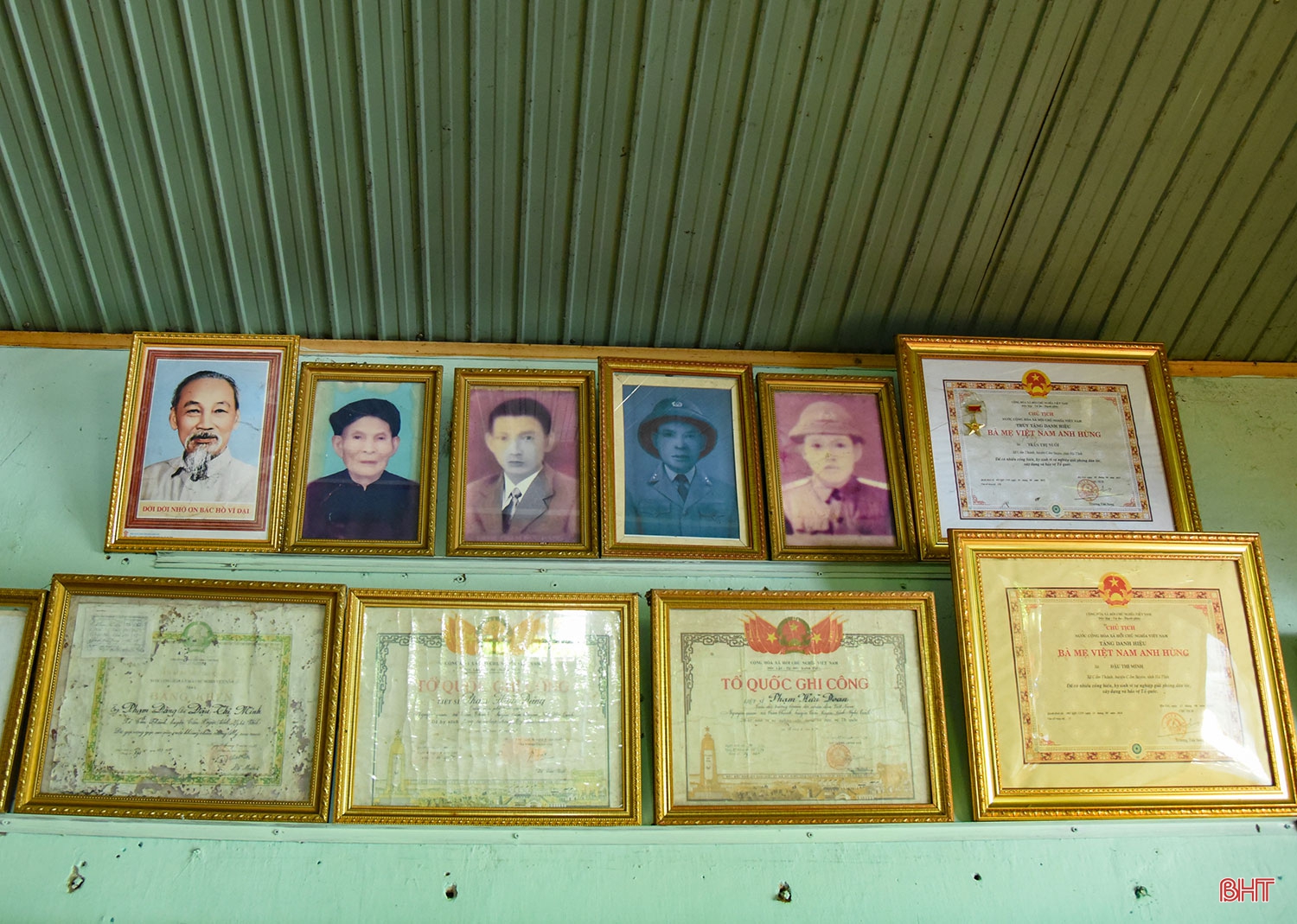 Tự hào chúng con có Mẹ Việt Nam anh hùng...