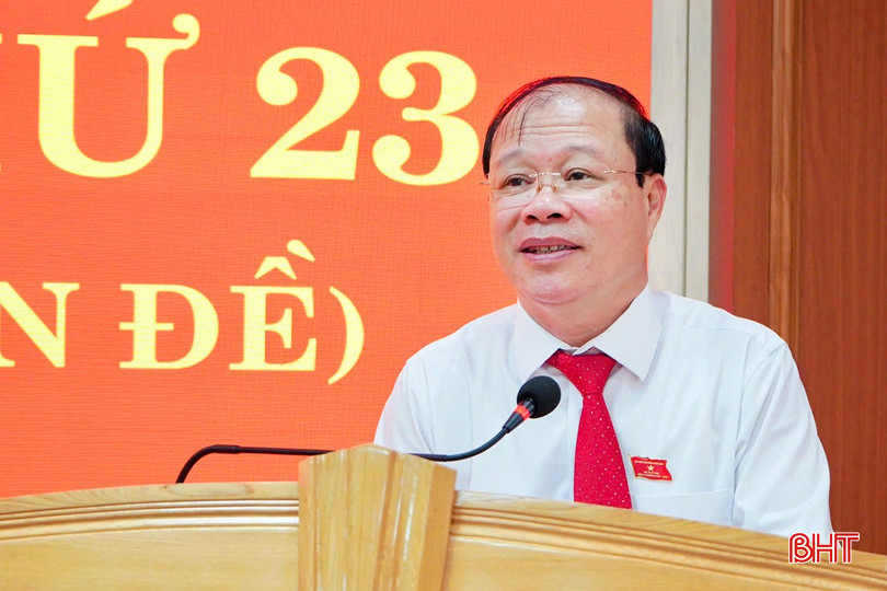 Bí thư Thị uỷ, Chủ tịch HĐND thị xã Kỳ Anh phát biểu kết luận tại kỳ họp.