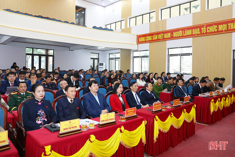 Các đại biểu tham dự kỳ họp.