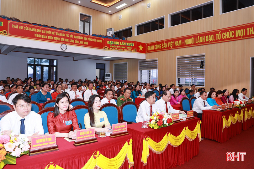 Các đại biểu tham dự hội nghị.