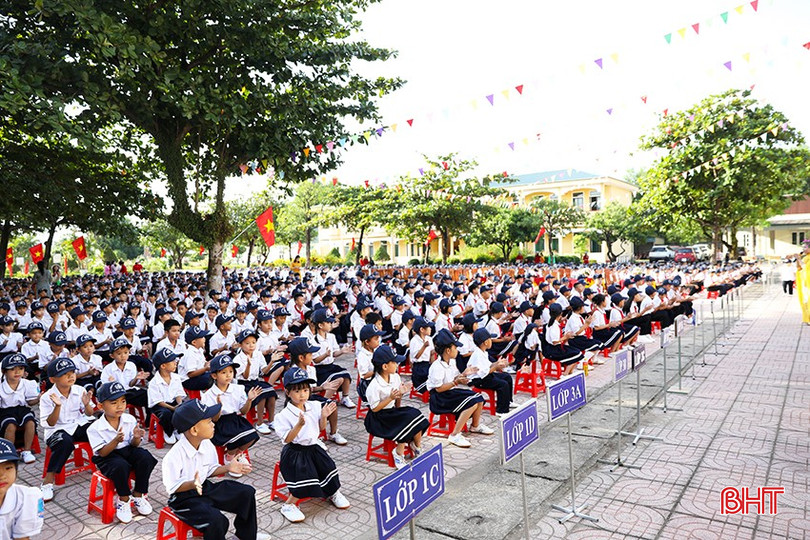 Năm học 2024 - 2025, Trường TH&amp;THCS Kỳ Hoa có 32 lớp với 1.172 em học sinh.