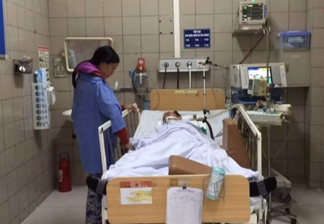 them nhieu nguoi hon me sau tu vong vi uong ruou co methanol