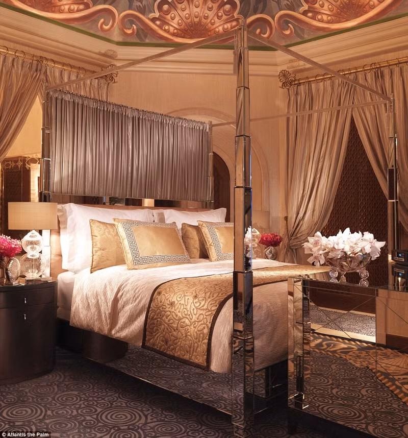 phong khach san gia 30 000 usd mot dem o dubai co gi