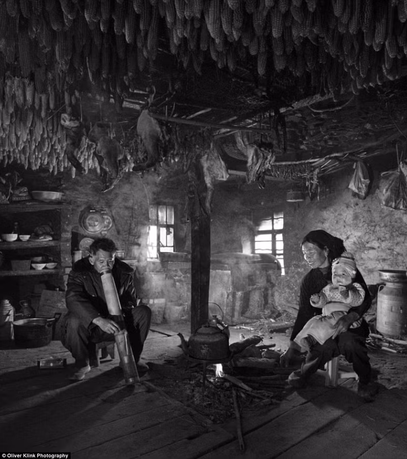 cuoc song binh di khong cong nghe cua nguoi dan chau a qua bo anh den trang