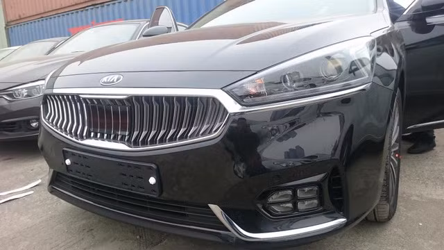sedan cao cap kia k7 2017 xuat hien tai viet nam gia khoang 1 8 ty