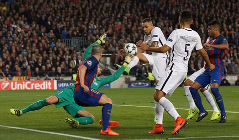 de bep psg barca nguoc dong than thanh vao tu ket