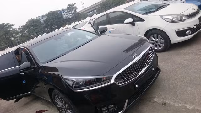 sedan cao cap kia k7 2017 xuat hien tai viet nam gia khoang 1 8 ty