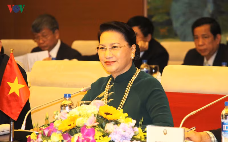 le don chu tich quoc hoi lao tham huu nghi chinh thuc viet nam