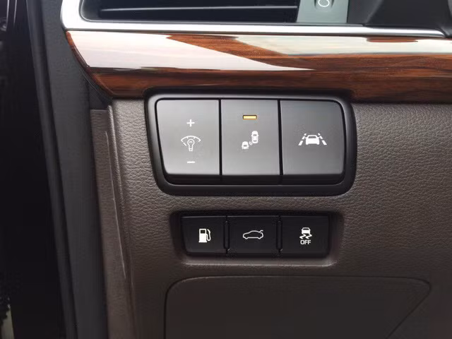 sedan cao cap kia k7 2017 xuat hien tai viet nam gia khoang 1 8 ty
