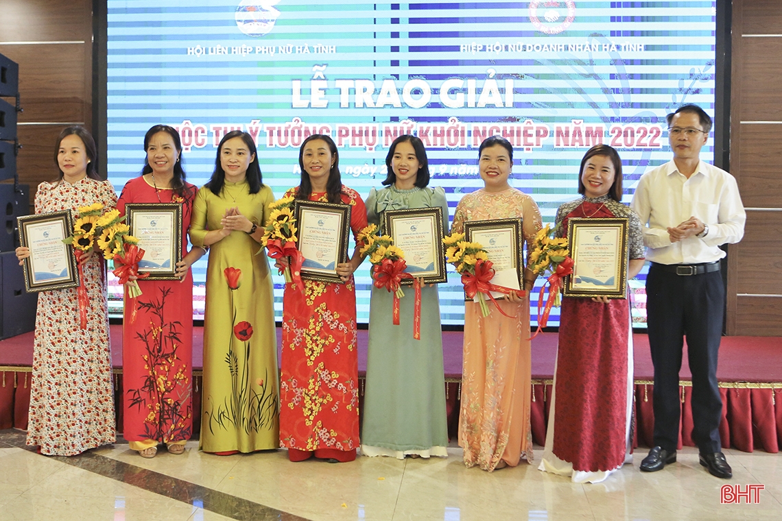 Khen thưởng 12 tập thể, cá nhân thực hiện tốt đề án hỗ trợ phụ nữ khởi nghiệp