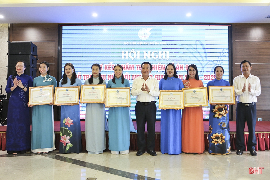 Khen thưởng 12 tập thể, cá nhân thực hiện tốt đề án hỗ trợ phụ nữ khởi nghiệp