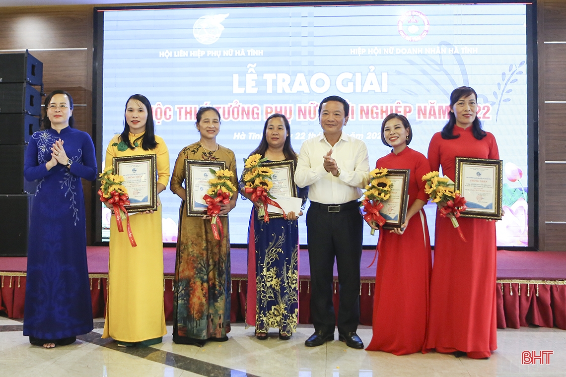 Khen thưởng 12 tập thể, cá nhân thực hiện tốt đề án hỗ trợ phụ nữ khởi nghiệp
