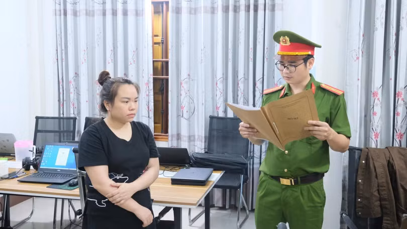 Đối tượng Nguyễn Thị Tuyết Dâng điều hành 2 nhóm lừa đảo. Ảnh: L.N.