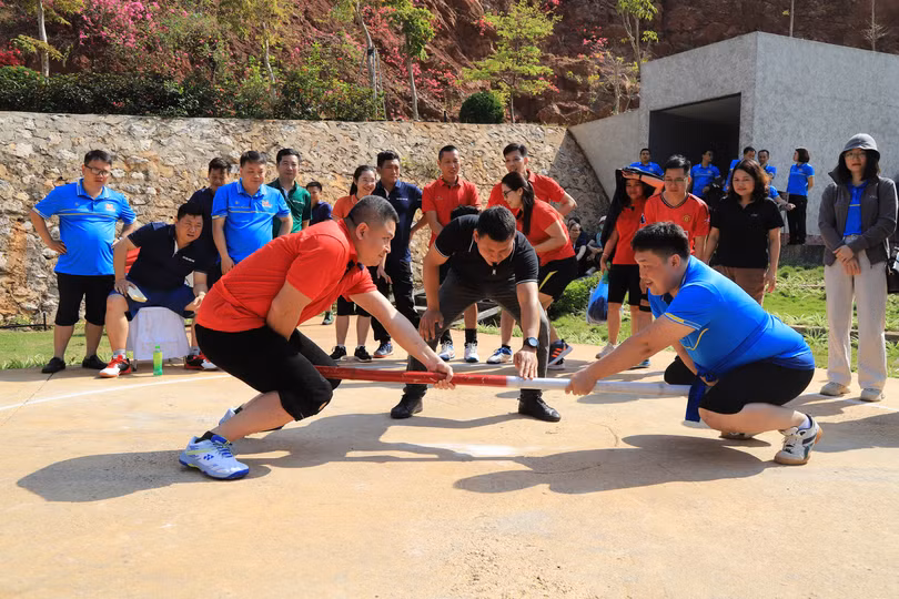 Trận chung kết nội dung thi đẩy gậy nam hạng cân trên 80 kg.