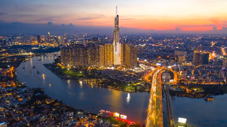 Giới chuyên gia cho biết TP.HCM, trung tâm kinh tế của cả nước, là hạt nhân sự bùng nổ thịnh vượng của Việt Nam - Ảnh: QUANG ĐỊNH