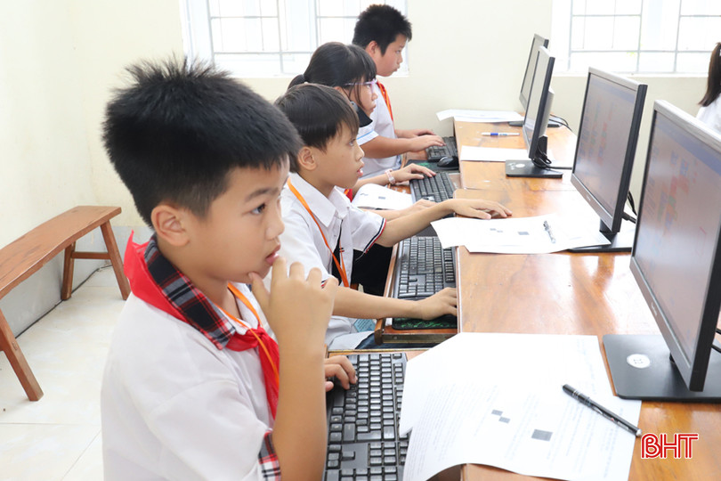Toàn huyện có 56 học sinh tiểu học và THCS tham gia hội thi