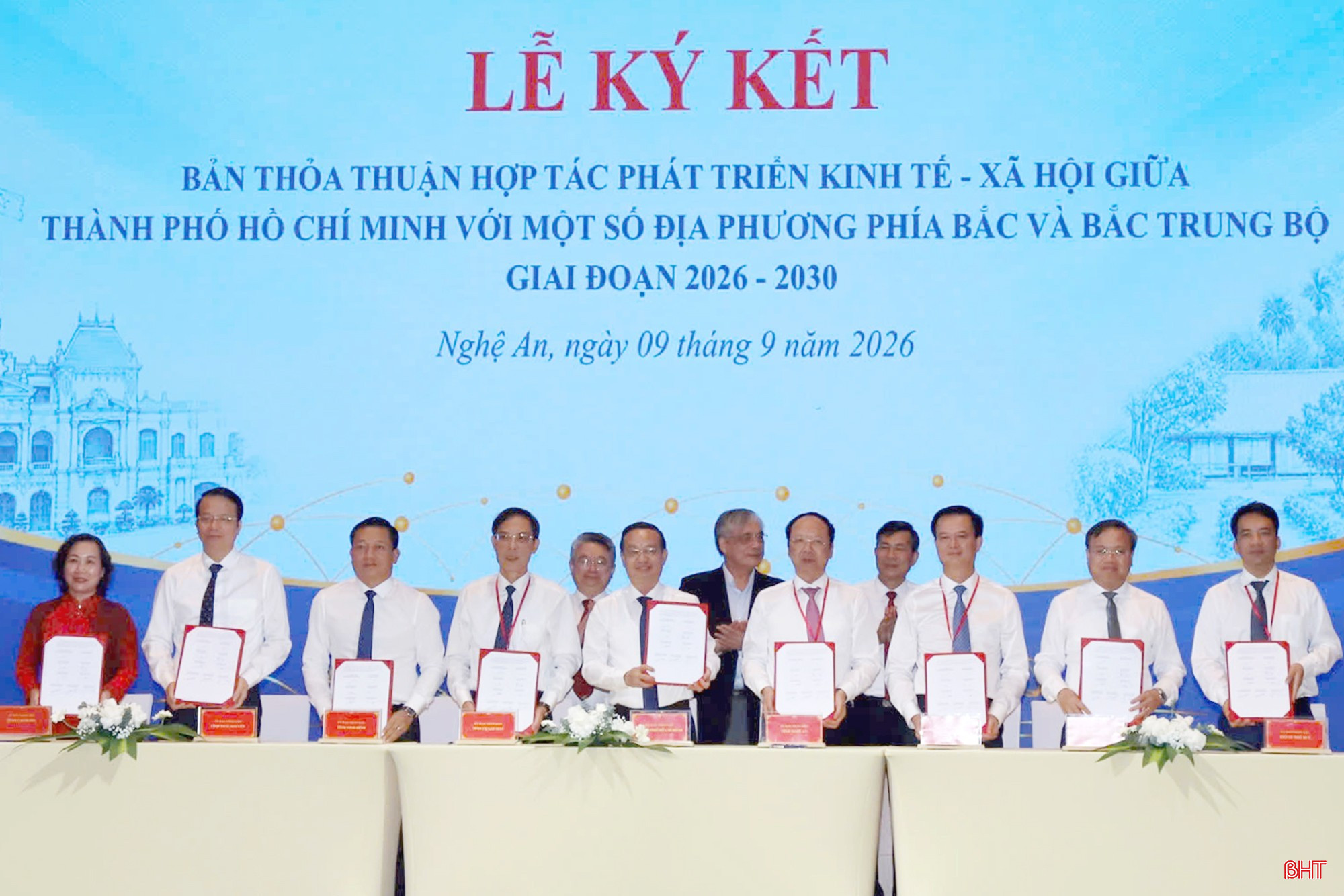 Các đại biểu ký kết thoả thuận hợp tác.