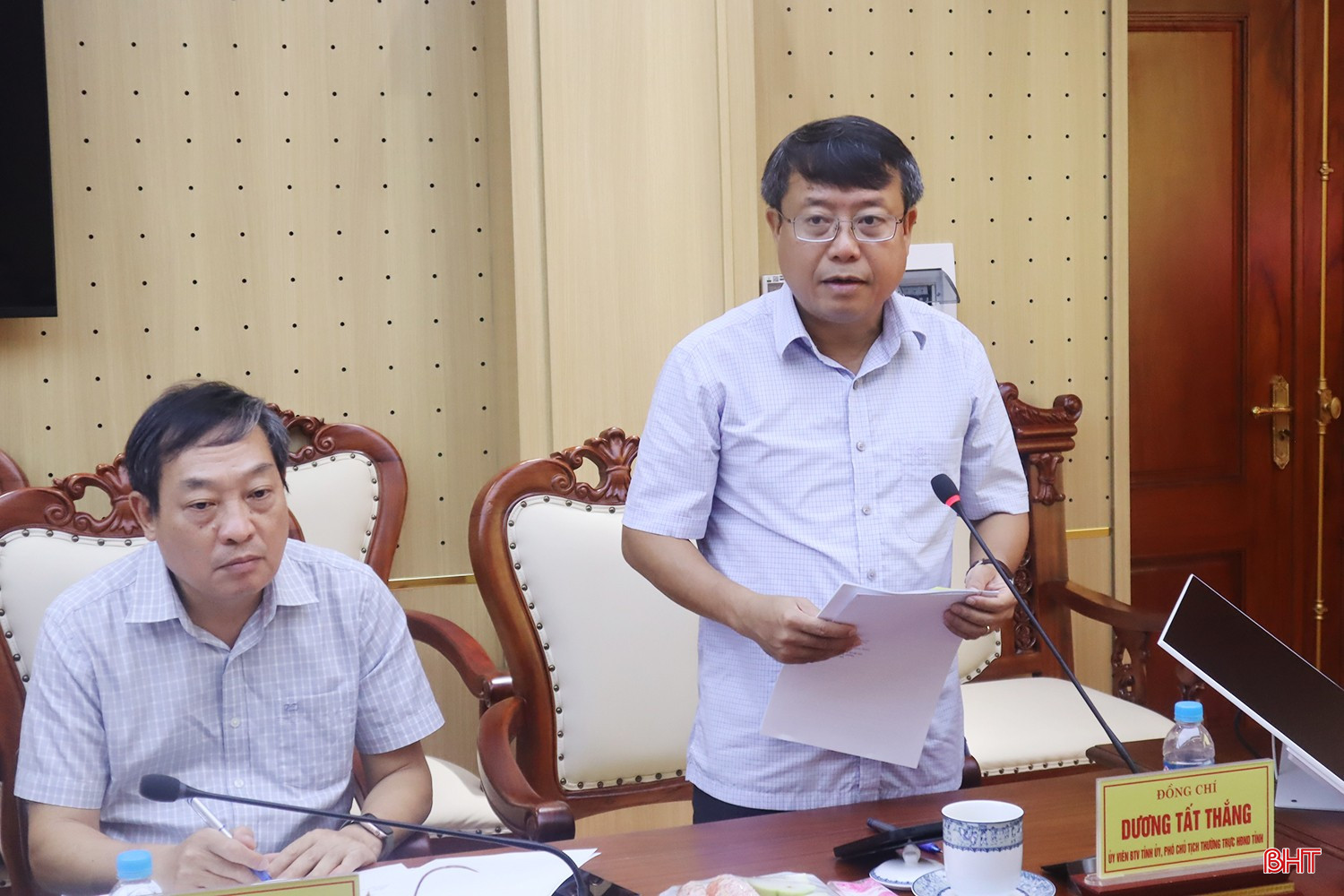 Phó Chủ tịch Thường trực HĐND tỉnh Dương Tất Thắng phát biểu tại cuộc làm việc.