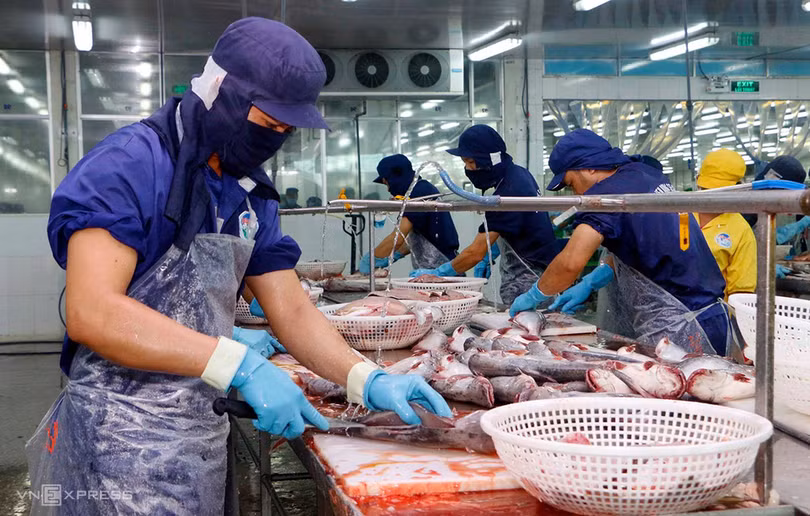 Giảm tiền điện cho doanh nghiệp sản xuất khó khăn
