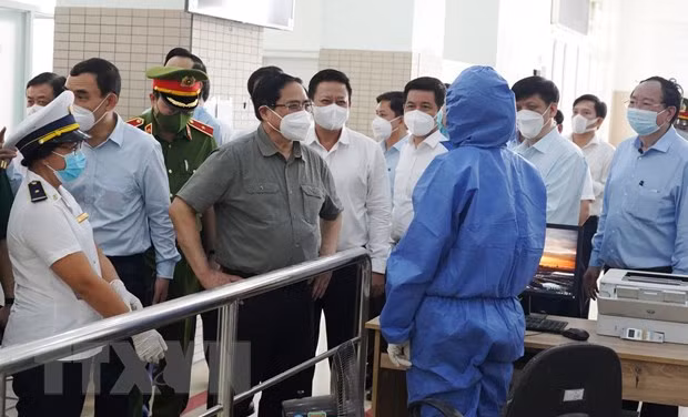Thủ tướng Phạm Minh Chính kiểm tra công tác chống dịch tại TP Hồ Chí Minh