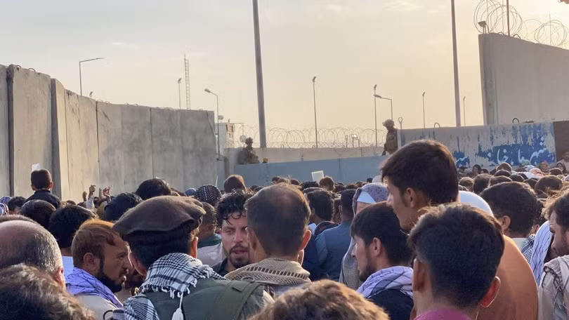 Chùm ảnh chiến dịch sơ tán chạy đua với thời gian ở Afghanistan
