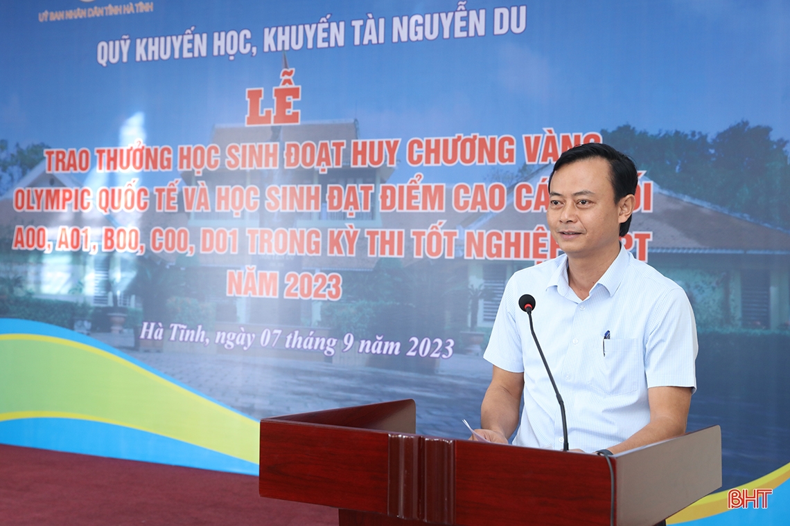 Quỹ Khuyến học, khuyến tài Nguyễn Du trao thưởng cho 96 học sinh