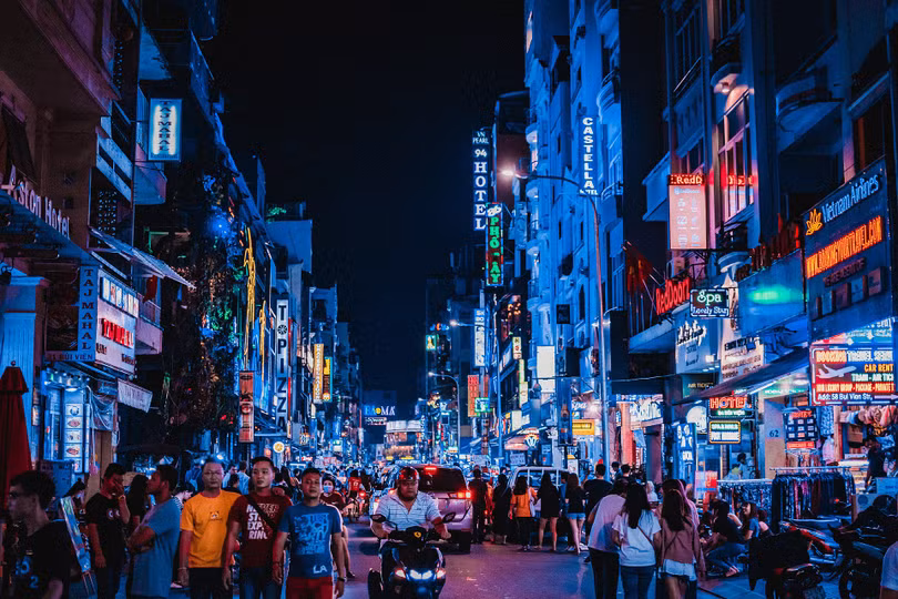 Vẻ đẹp đất và người Việt Nam trên báo Anh