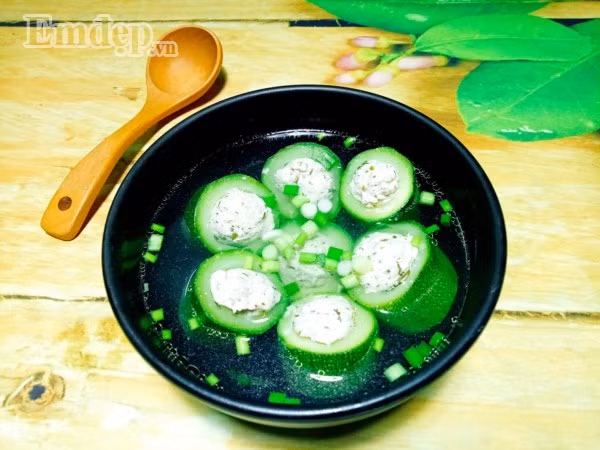 Canh mướp nấu cá thát lát vừa ngon vừa mát cho bữa trưa