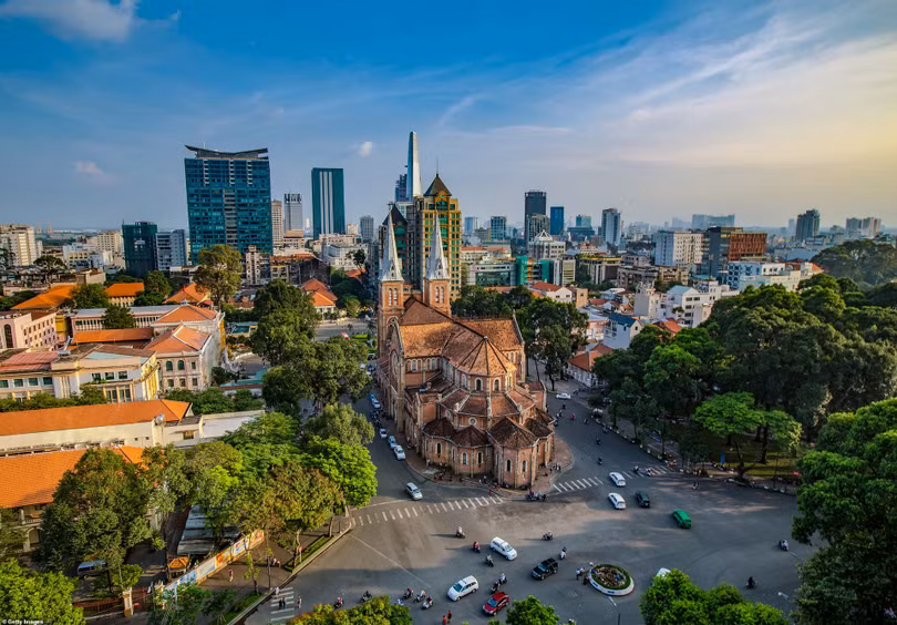 Vẻ đẹp đất và người Việt Nam trên báo Anh