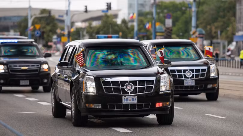 Đội hình xe hộ tống của ông Trump vận hành như thế nào?