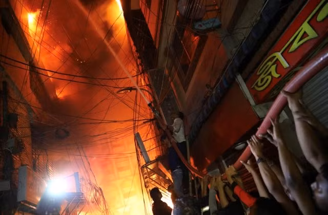 56 người thiệt mạng trong vụ cháy kinh hoàng tại chung cư ở Bangladesh