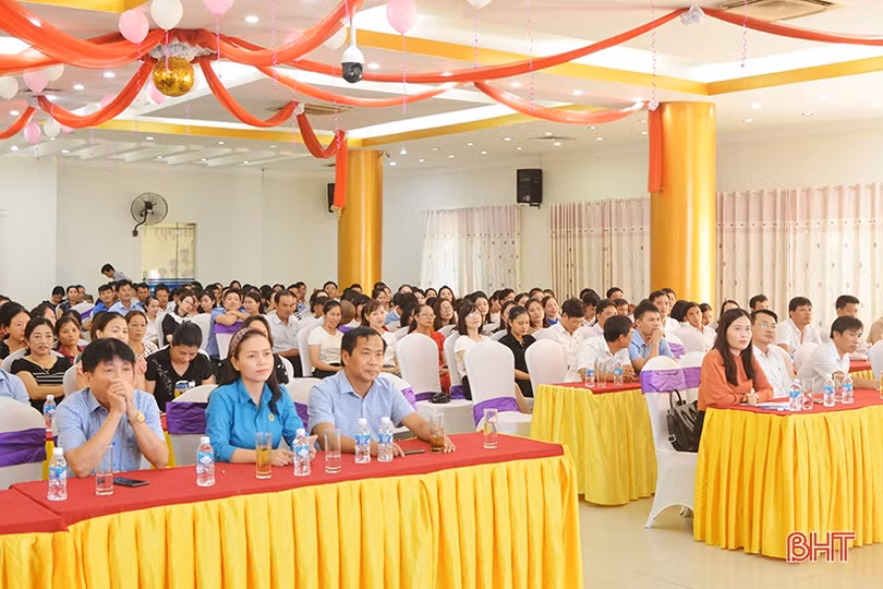 Hoàn thiện phong cách ứng xử, lề lối làm việc chuẩn mực cho công chức ngành lao động Hà Tĩnh