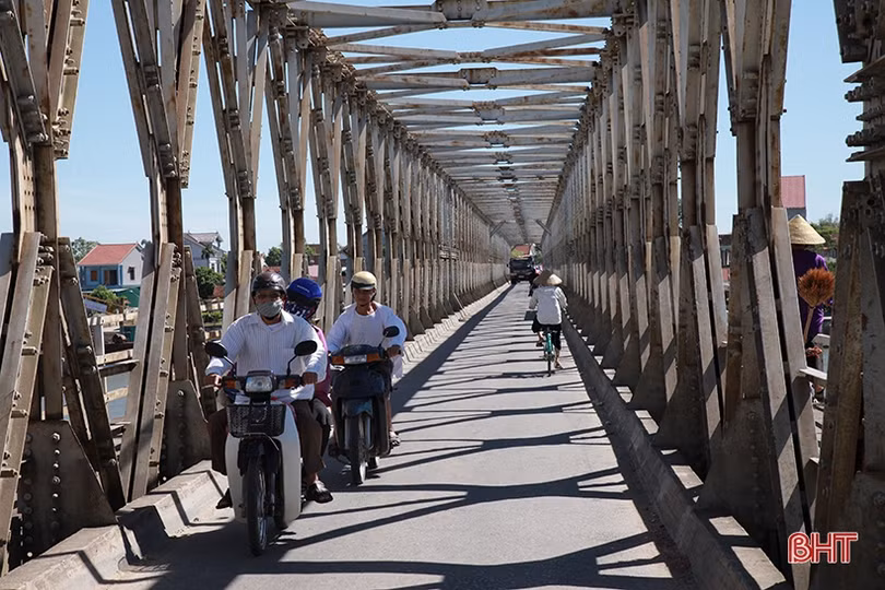 Ngắm dàn sắt cầu gần 60 năm tuổi ở Hà Tĩnh trước ngày “khai tử”