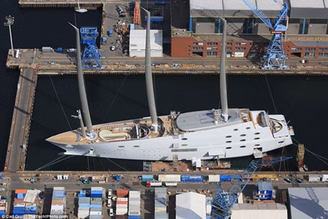 ngam du thuyen 9900 ty dong cua ty phu nga lan dau lo dien