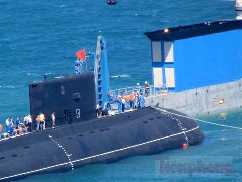 can canh 6 tau ngam kilo cua hai quan viet nam