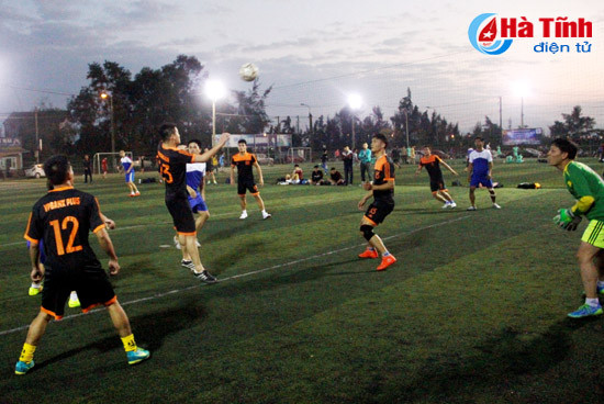 16 doi du giai bong da nam thanh nien ha tinh nam 2017