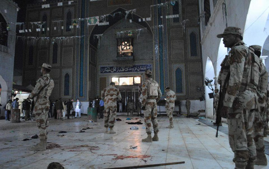 kinh hoang danh bom o iraq va pakistan hon 100 nguoi thiet mang