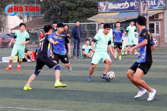 16 doi du giai bong da nam thanh nien ha tinh nam 2017