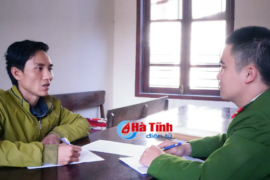 thay em trai bi danh rut dao dam 2 nguoi nhap vien