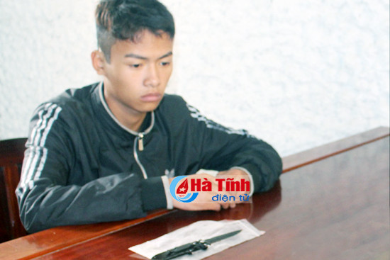 bat doi tuong dam 2 thanh nien thung bung roi bo tron