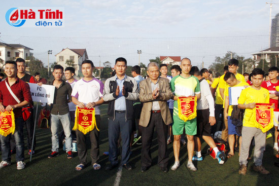 16 doi du giai bong da nam thanh nien ha tinh nam 2017