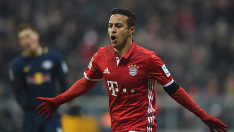 truoc tran bayern arsenal thiago thang hoa ancelotti kho xu