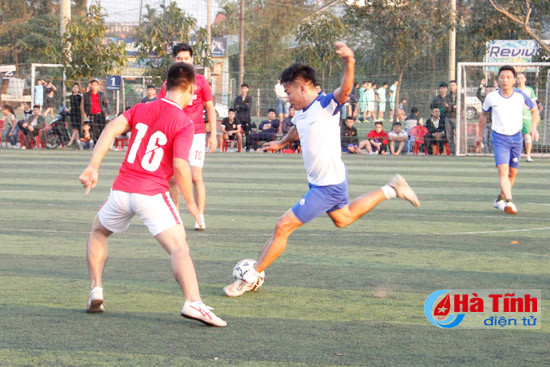 16 doi du giai bong da nam thanh nien ha tinh nam 2017