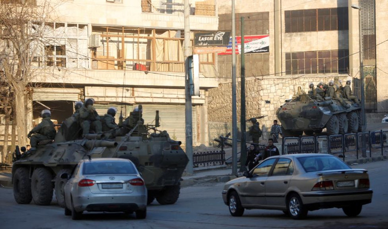 photo binh si nga tuan tra tren duong pho aleppo