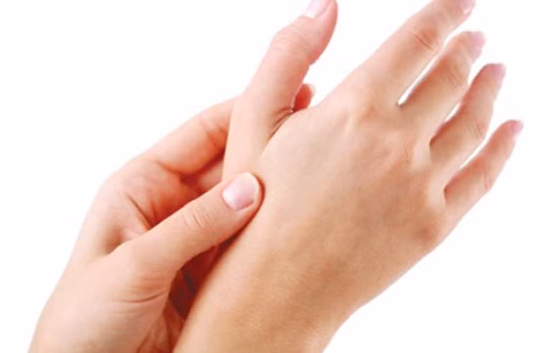 han che chan tay lanh buot