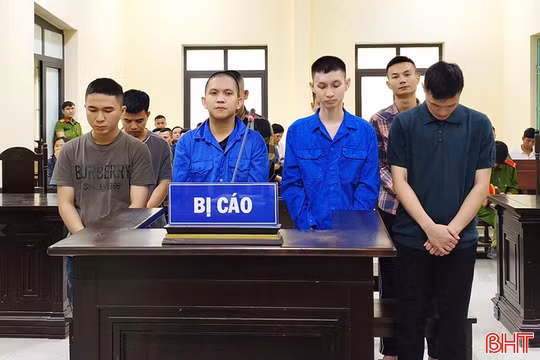 Rủ nhau đánh “ba cây” ăn tiền, 8 bị cáo lĩnh án