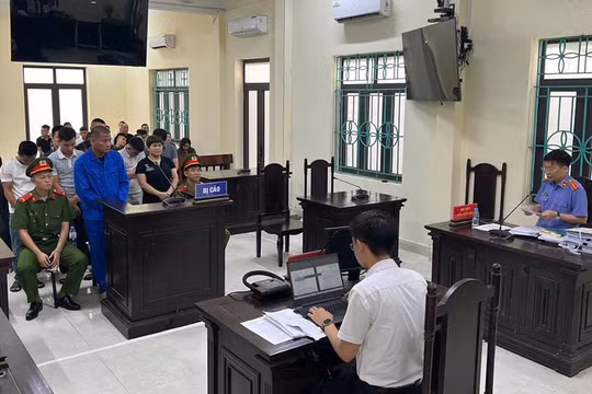 Tụ tập đánh xóc đĩa ăn tiền, 10 bị cáo nhận án